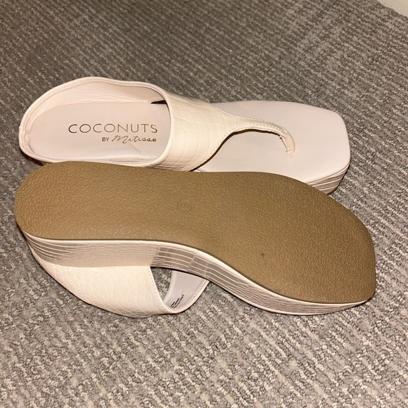 Coconut by Matisse croc lyric wedge size 8 - Picture 4 of 5